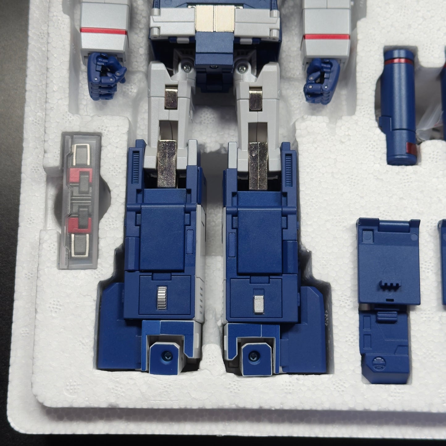 Robot Paradise RP-01 Acoustic Wave (Soundwave) Fans Toys Masterpiece Scale Figure | Pre-Owned