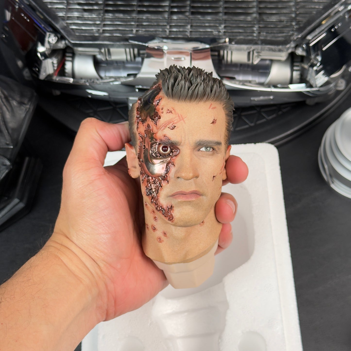 Prime 1 Studio T-800 Battle Damaged DX Bonus Version | 1/3 Scale Terminator Statue | Pre-Owned