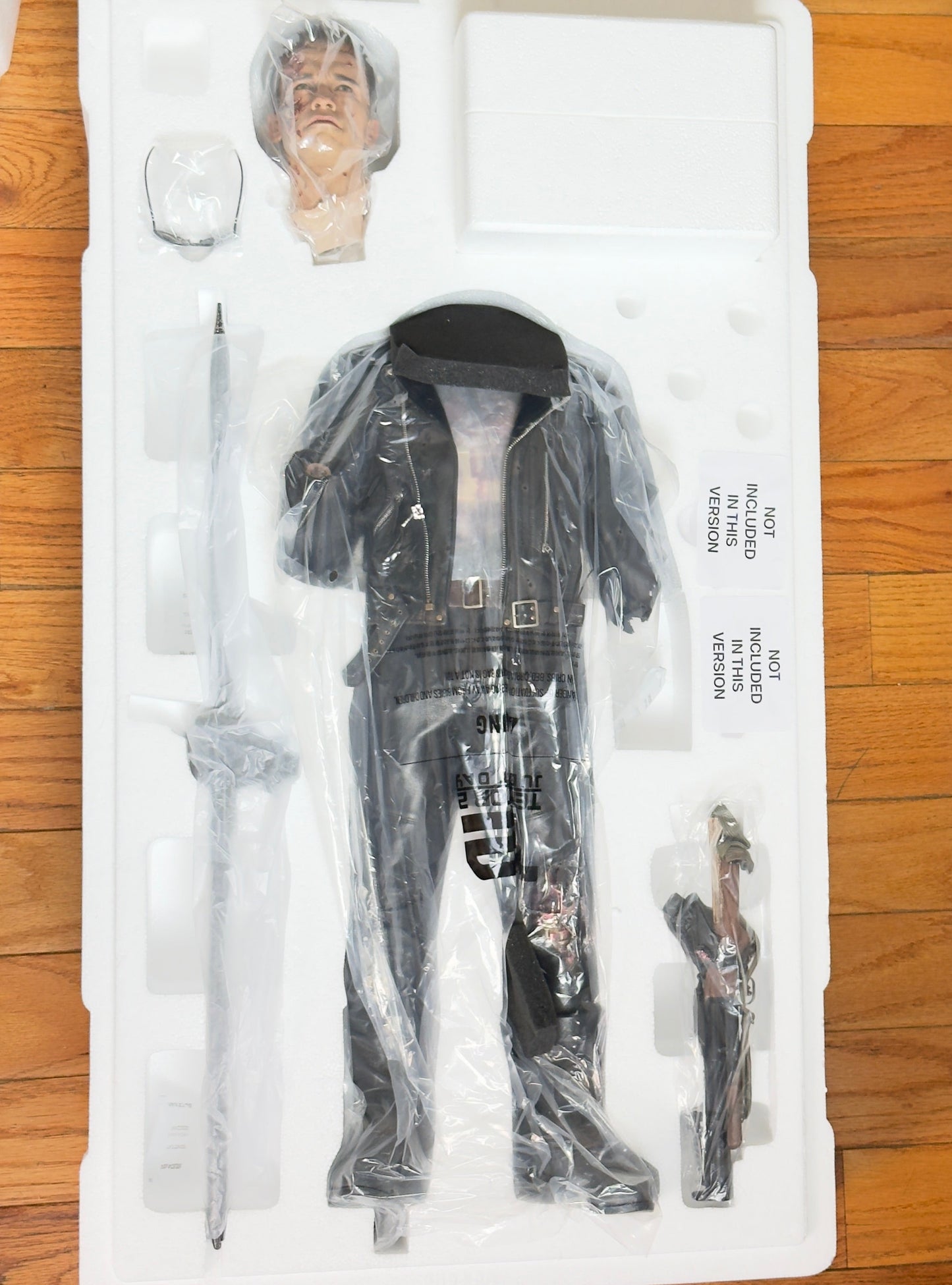 Prime 1 Studio T-800 Battle Damaged DX Bonus Version | 1/3 Scale Terminator Statue | Pre-Owned