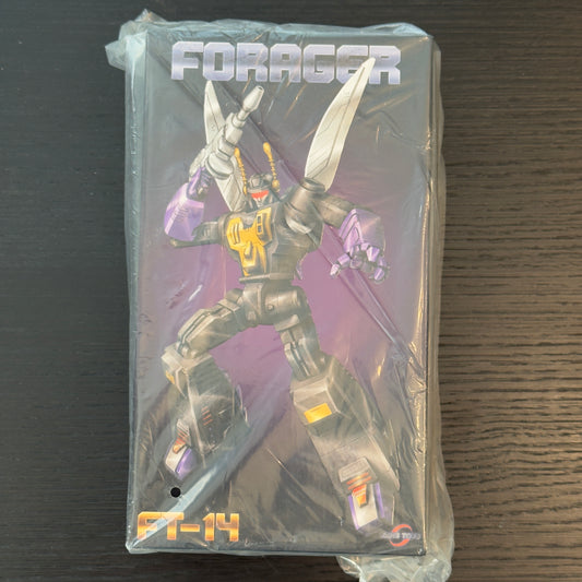Fans Toys FT-14 Forager Masterpiece Kickback 2021 Reissue Transformers figure brand new factory sealed in original box packaging.