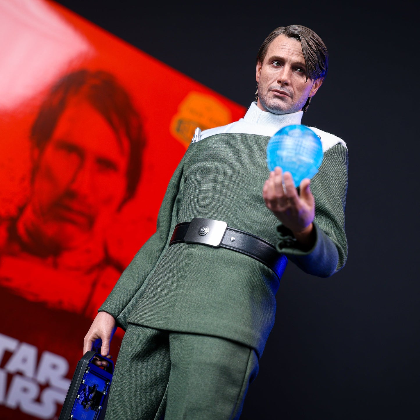 Hot Toys Galen Erso MMS775 Japan Exclusive 1/6 scale figure full display pre-owned Rogue One Star Wars